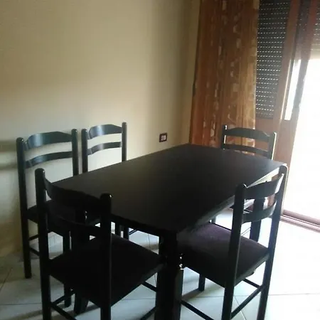بيت ضيافة Enos Villa