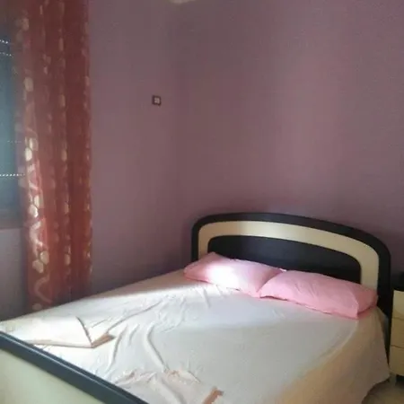 Enos Villa Vlorë